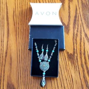 AVON Turquoise and Brown necklace set.
